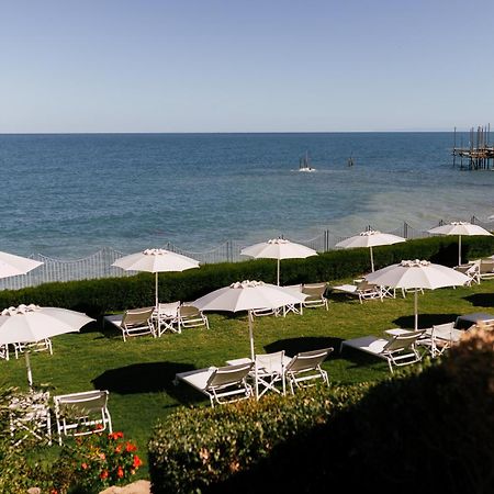Baia Delphis Resort Vasto Bagian luar foto