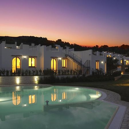 Baia Delphis Resort Vasto Bagian luar foto