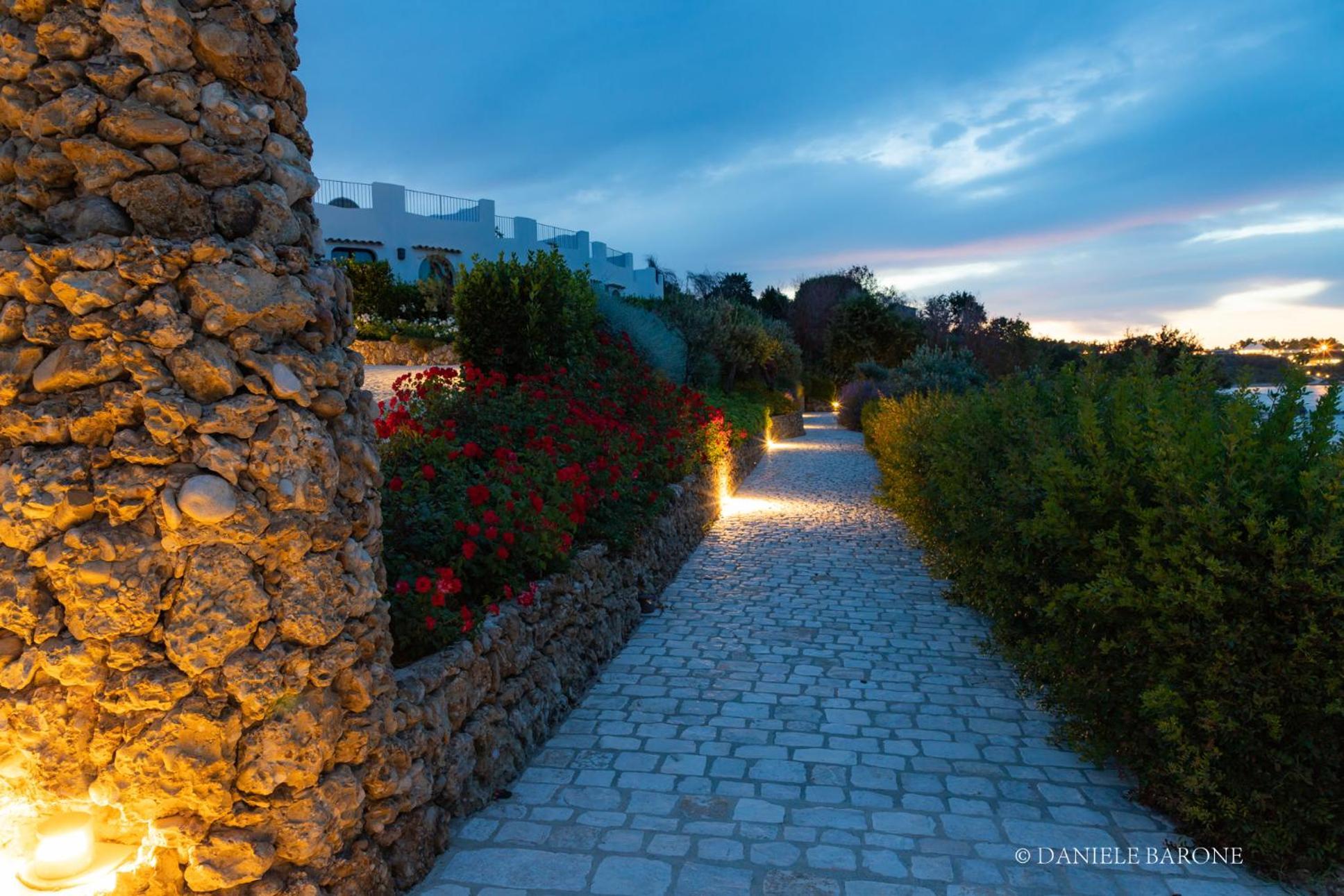 Baia Delphis Resort Vasto Bagian luar foto