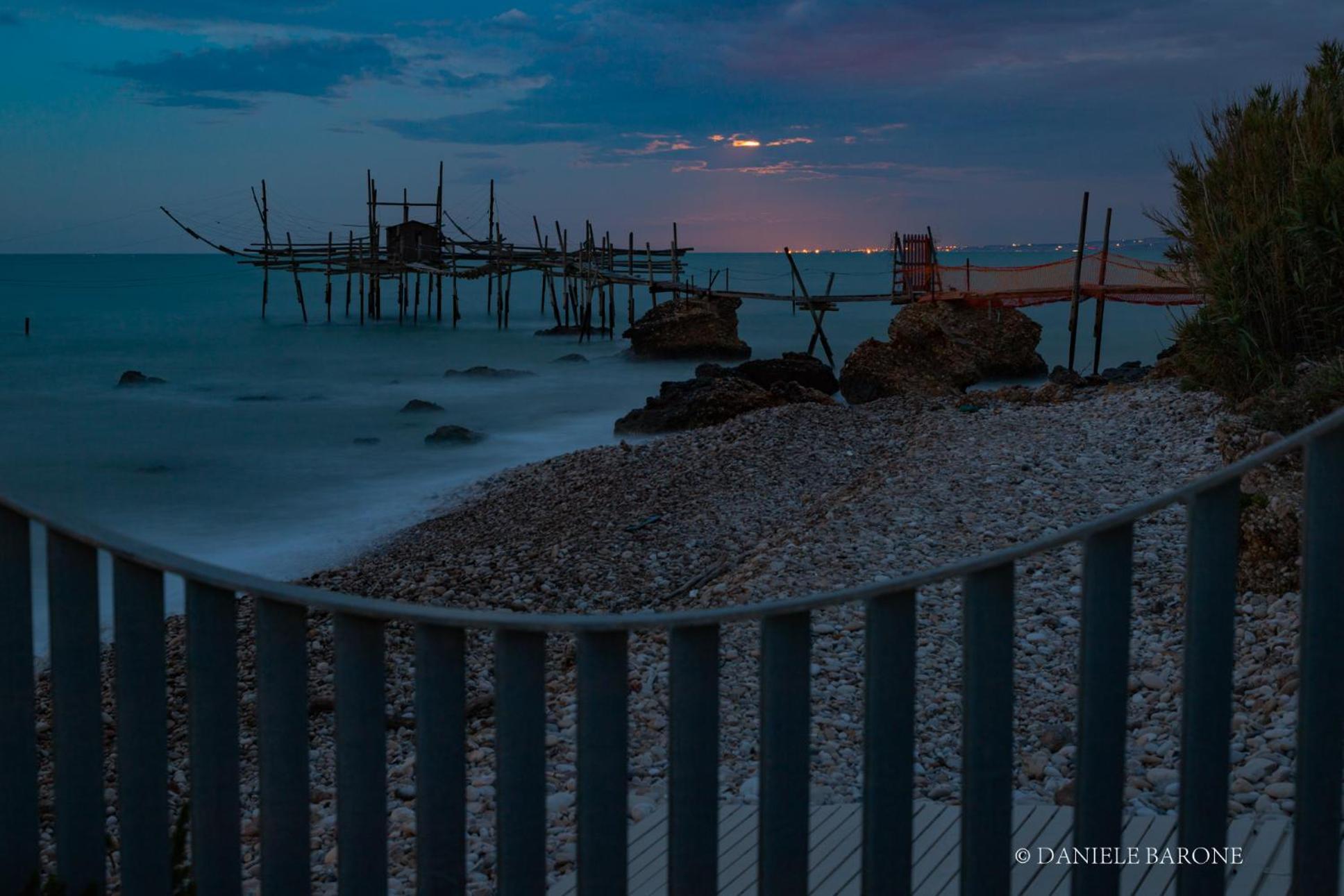 Baia Delphis Resort Vasto Bagian luar foto