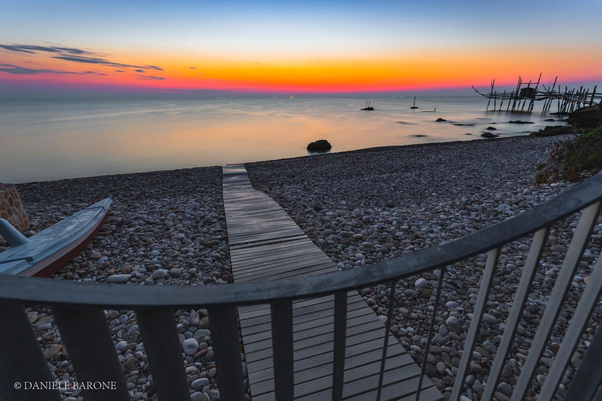 Baia Delphis Resort Vasto Bagian luar foto