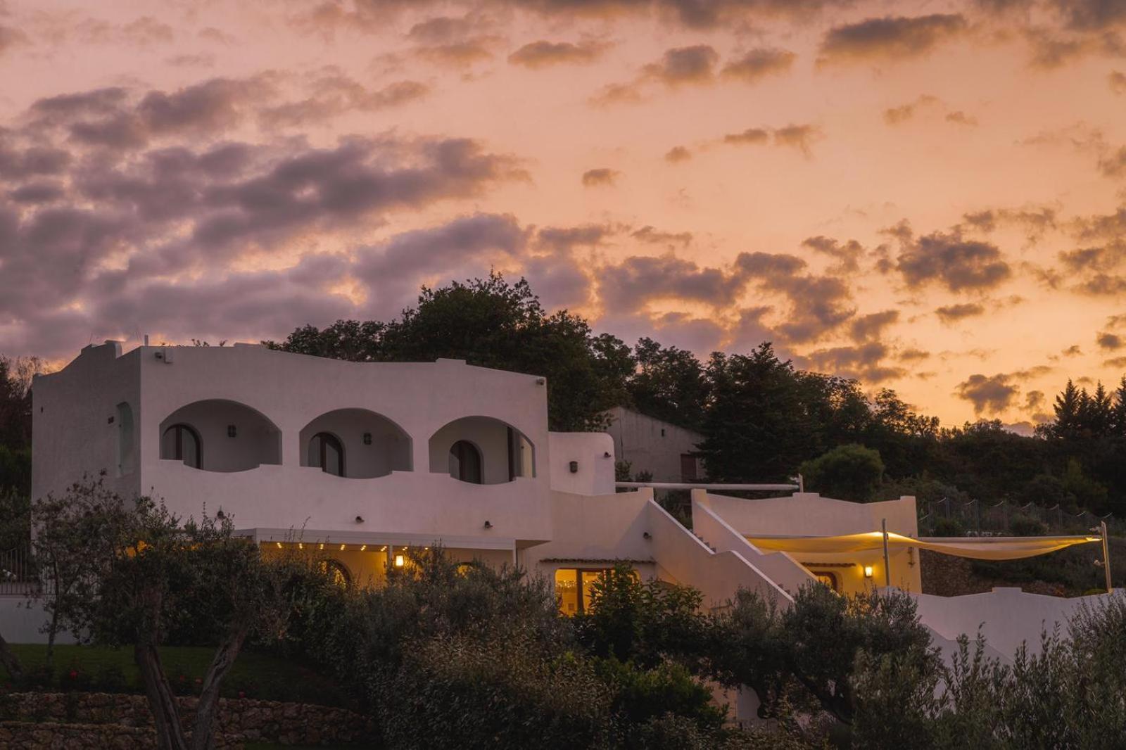 Baia Delphis Resort Vasto Bagian luar foto