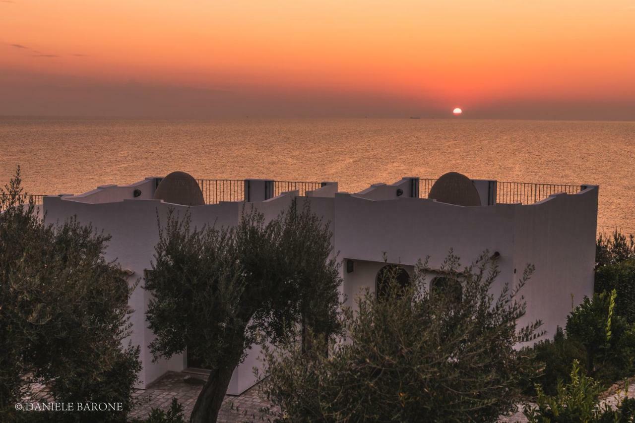 Baia Delphis Resort Vasto Bagian luar foto